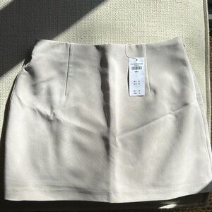 NWT Abercrombie & Fitch Cream Mini Skirt